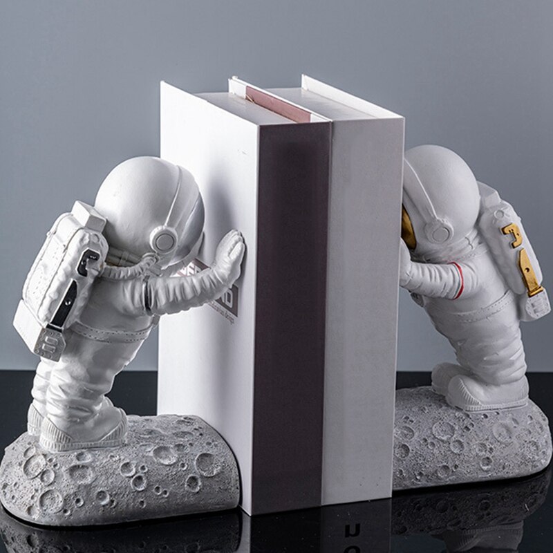 2Pcs Creative Resin Astronaut Bookend Tabletop Book Organizer Cosmonaut Figurines Desk Bookend Office Decoration 4